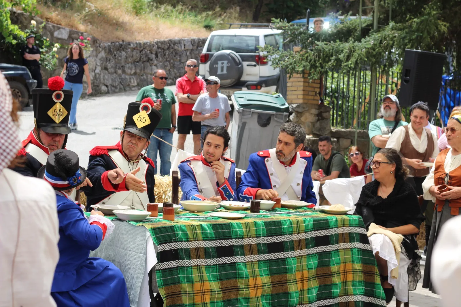 El Almuerzo del Diablo - Los soldados franceses en la mesa